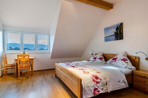 1 bedroom, free WiFi, bed sheets