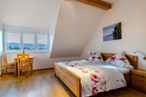 1 bedroom, free WiFi, bed sheets