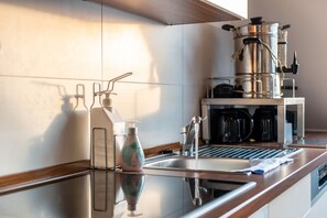Kühlschrank, Ofen, Herdplatte, Geschirrspüler