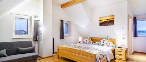 1 bedroom, free WiFi, bed sheets