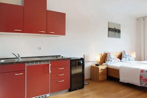 1 室のベッドルーム、WiFi (無料)、ベッドシーツ