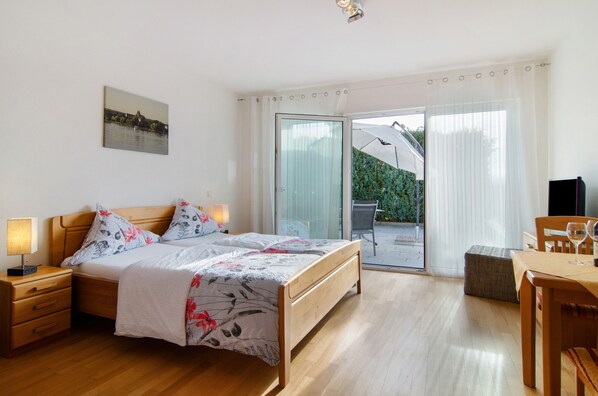 1 bedroom, free WiFi, bed sheets