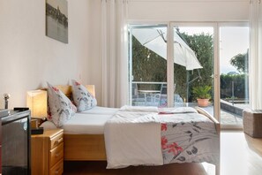 1 bedroom, free WiFi, bed sheets