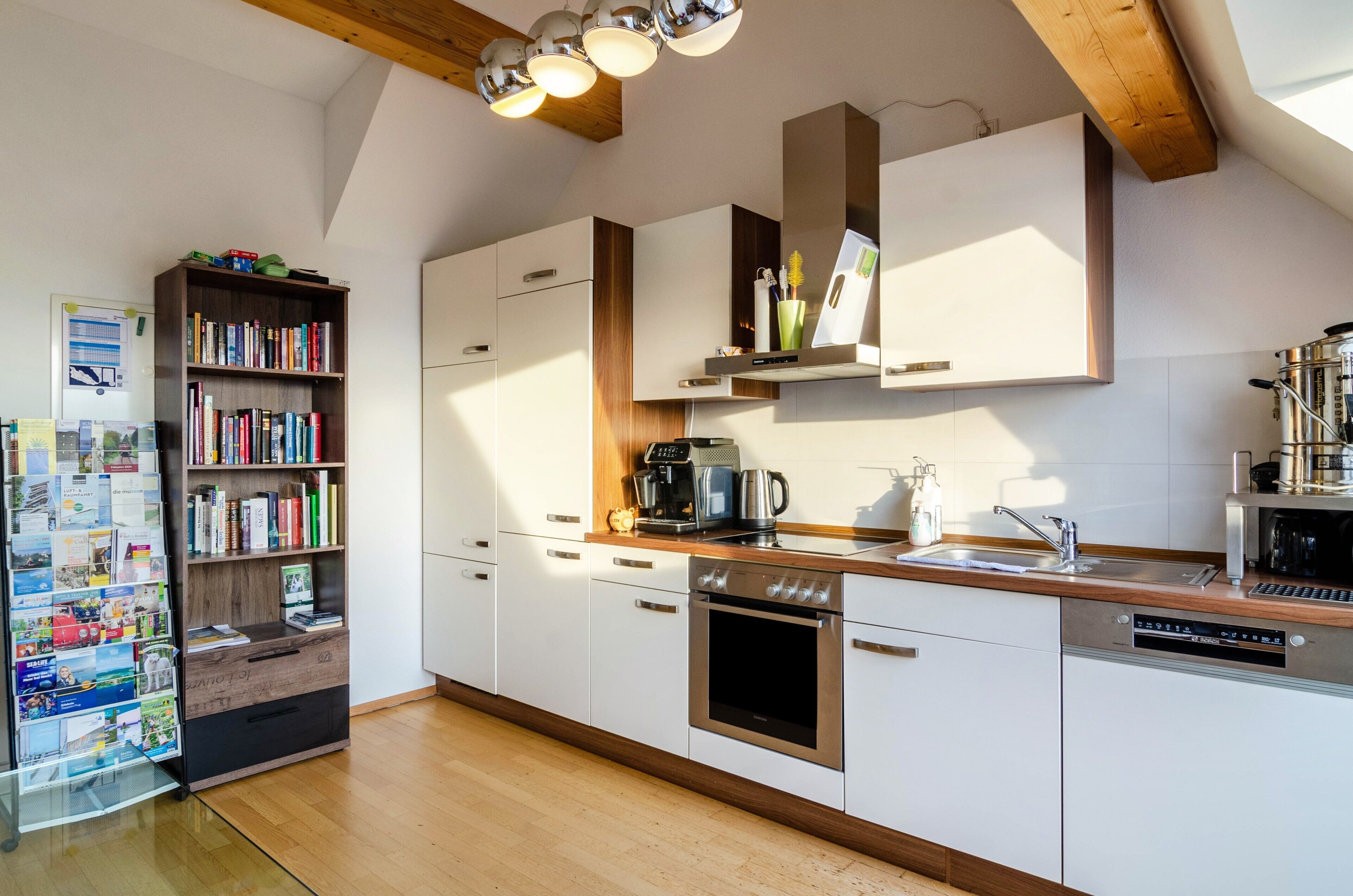 Kühlschrank, Ofen, Herdplatte, Geschirrspüler