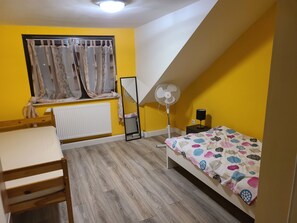 4 bedrooms, free WiFi, bed sheets