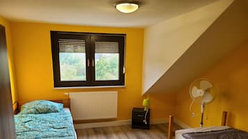 4 makuuhuonetta, ilmainen Wi-Fi, vuodevaatteet