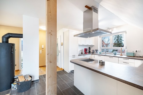 Ferienwohnung Schatz" mit Terrasse, Balkon und Wi-Fi