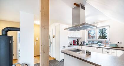 Ferienwohnung Schatz" mit Terrasse, Balkon und Wi-Fi