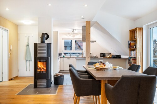 Ferienwohnung Schatz" mit Terrasse, Balkon und Wi-Fi