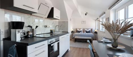 Fridge, microwave, oven, stovetop