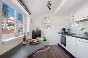 Kühlschrank, Ofen, Herdplatte, Geschirrspüler