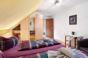 1 bedroom, free WiFi, bed sheets