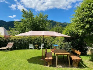 Outdoor dining - Apartment 'Appartement C, 45qm' with Shared Garden and Wi-Fi (Sankt Blasien)