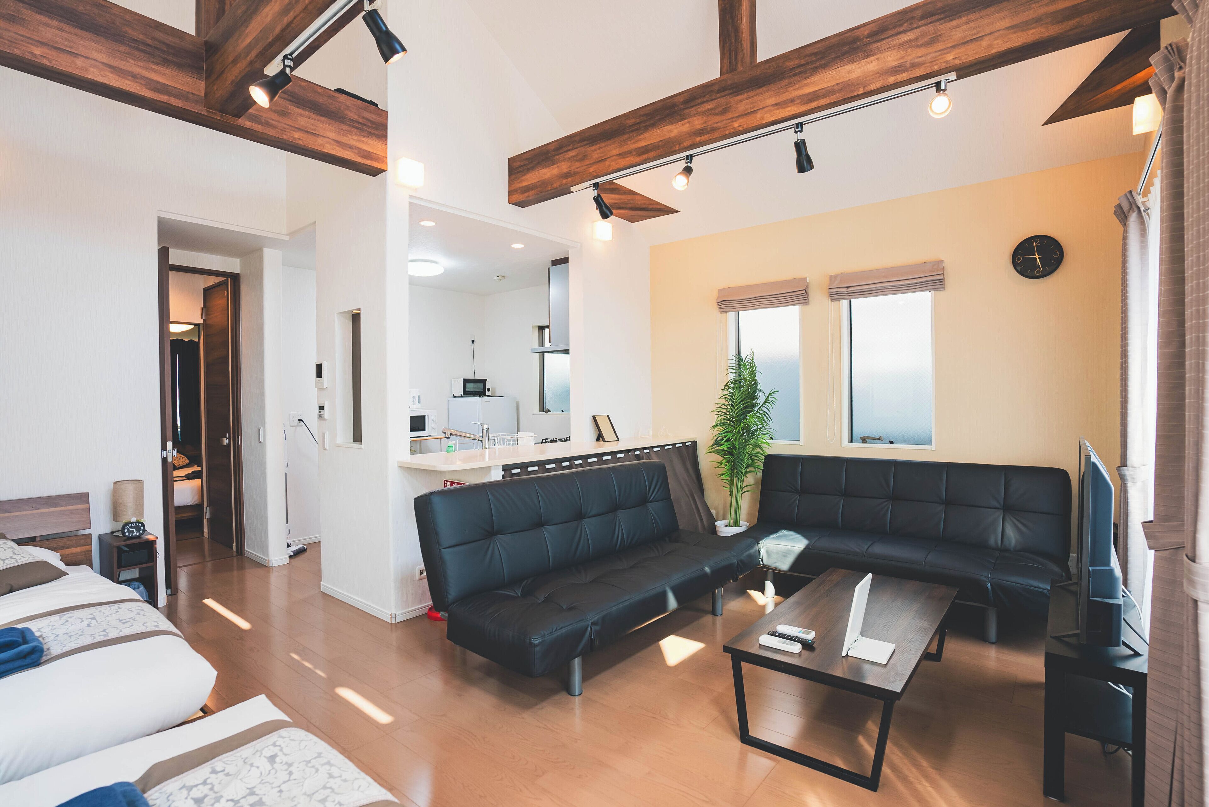 3 bedrooms, desk, iron/ironing board, travel cot