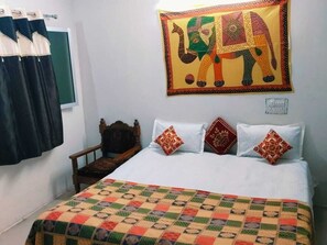 Deluxe Double Room - Guest House UGS  (Jodhpur)