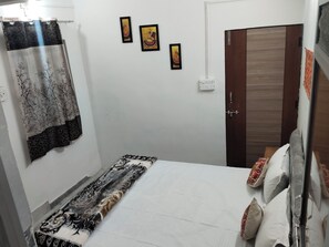 Deluxe Room - Guest House UGS  (Jodhpur)