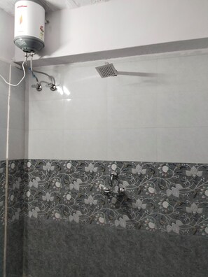 Deluxe Room | Bathroom | Toilet paper - Guest House UGS  (Jodhpur)