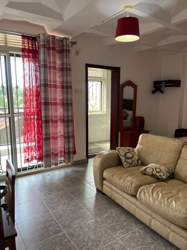 Deluxe Double Room, 1 Bedroom, Garden View - Ingrids Place Namugongo (Kampala)
