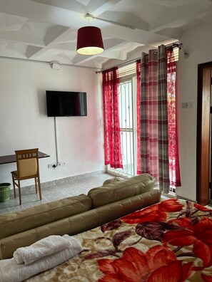 Deluxe Double Room, 1 Bedroom, Garden View - Ingrids Place Namugongo (Kampala)