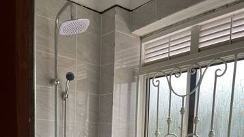 Deluxe Double Room, 1 Bedroom, Garden View | Bathroom