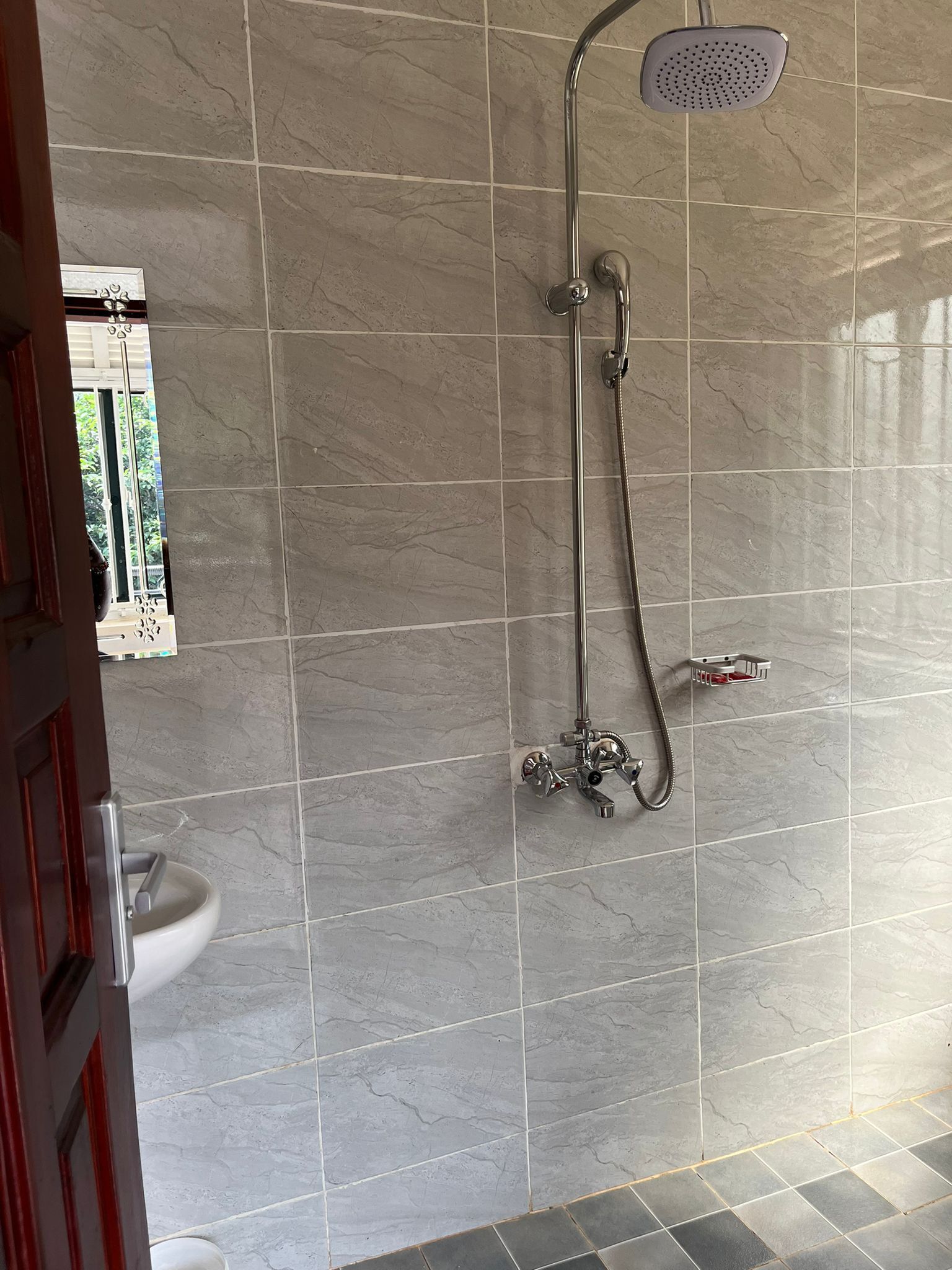 Deluxe Double Room, 1 Bedroom, Garden View | Bathroom | Slippers