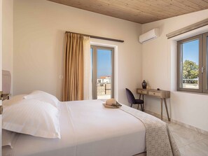 5 Schlafzimmer, Zimmersafe, Schreibtisch, Bügeleisen/Bügelbrett