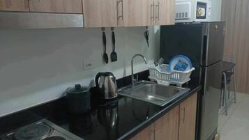 Fridge, microwave, stovetop, electric kettle