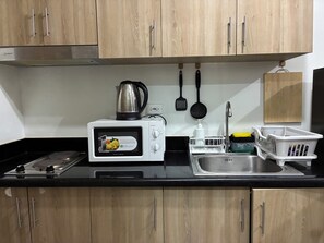 Fridge, microwave, stovetop, electric kettle