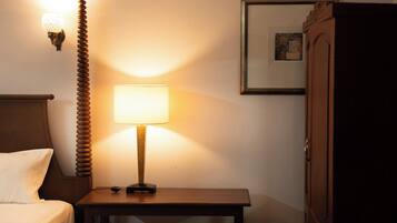 Comfort Room, Garden View | 1 bedroom, soundproofing, free WiFi