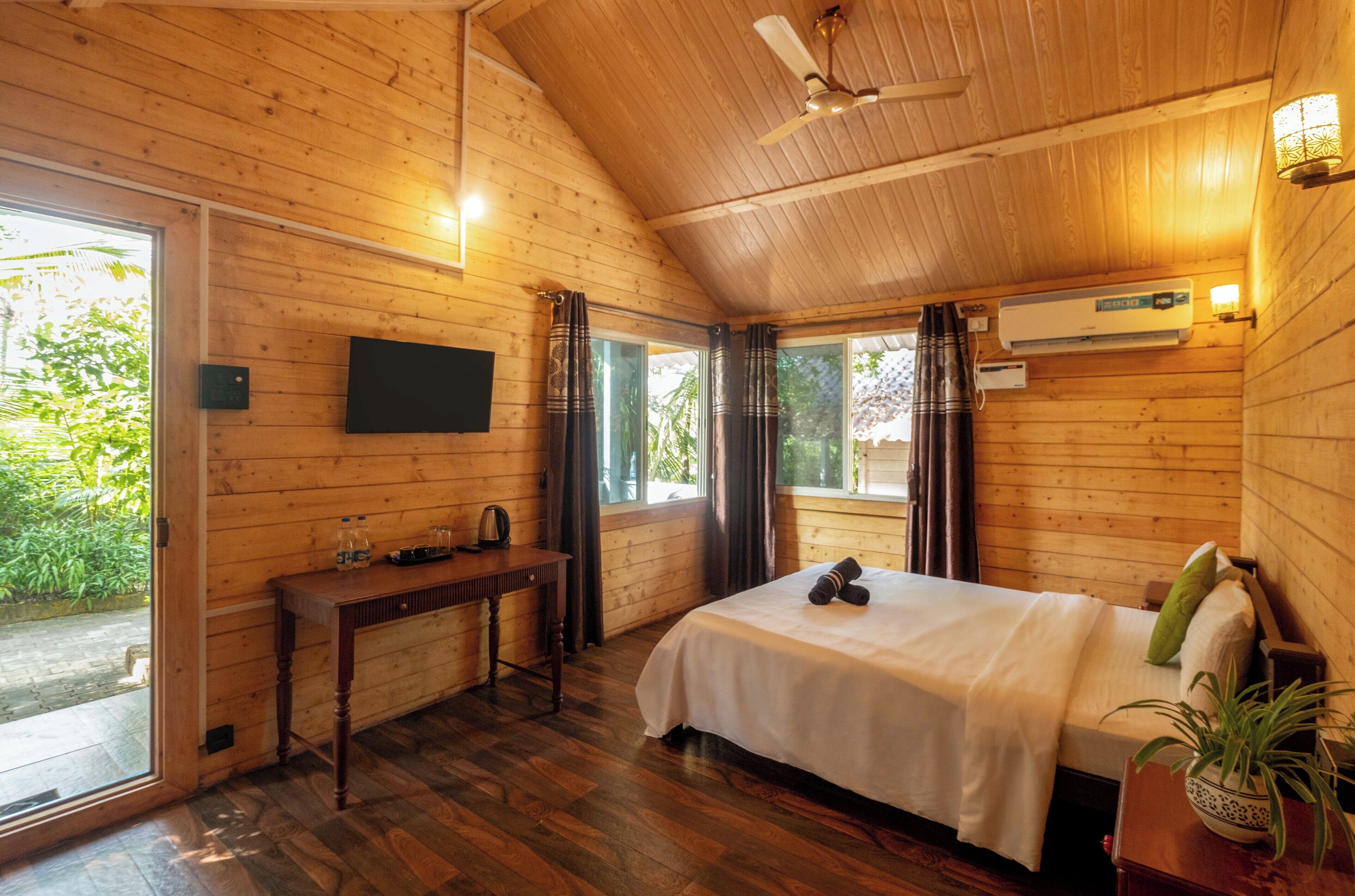 Superior Cabin, Garden View | Soundproofing, free WiFi