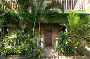 Comfort Room, Garden View | 1 bedroom, soundproofing, free WiFi