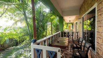 Comfort Room, Garden View | 1 bedroom, soundproofing, free WiFi