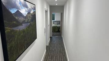 2 bedrooms, iron/ironing board, free WiFi