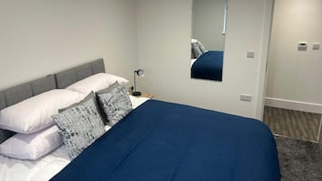 2 bedrooms, iron/ironing board, free WiFi