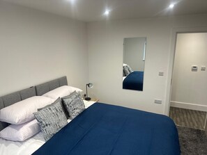 2 chambres, fer et planche à repasser, accès au Wi-Fi (inclus)