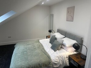 2 bedrooms, iron/ironing board, free WiFi