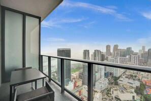 Property grounds - NEW Stunning 2/2 with Panoramic Views of Miami PH Condo 50th floor (Miami)