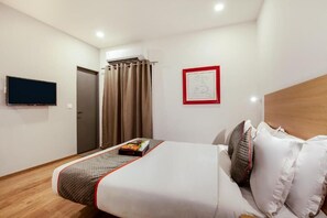 Classic Double Room, 1 Queen Bed, Private Bathroom | Hypo-allergenic bedding, down comforters, in-room safe, laptop workspace - The Onyx (Nagpur)