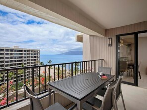 تناول الطعام بالخارج