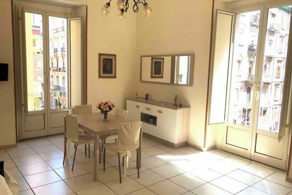 Dining - SUMMERHOME NAPLES CENTER (Napoli)