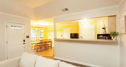 Family & Pet Friendly - Backyard - Patio