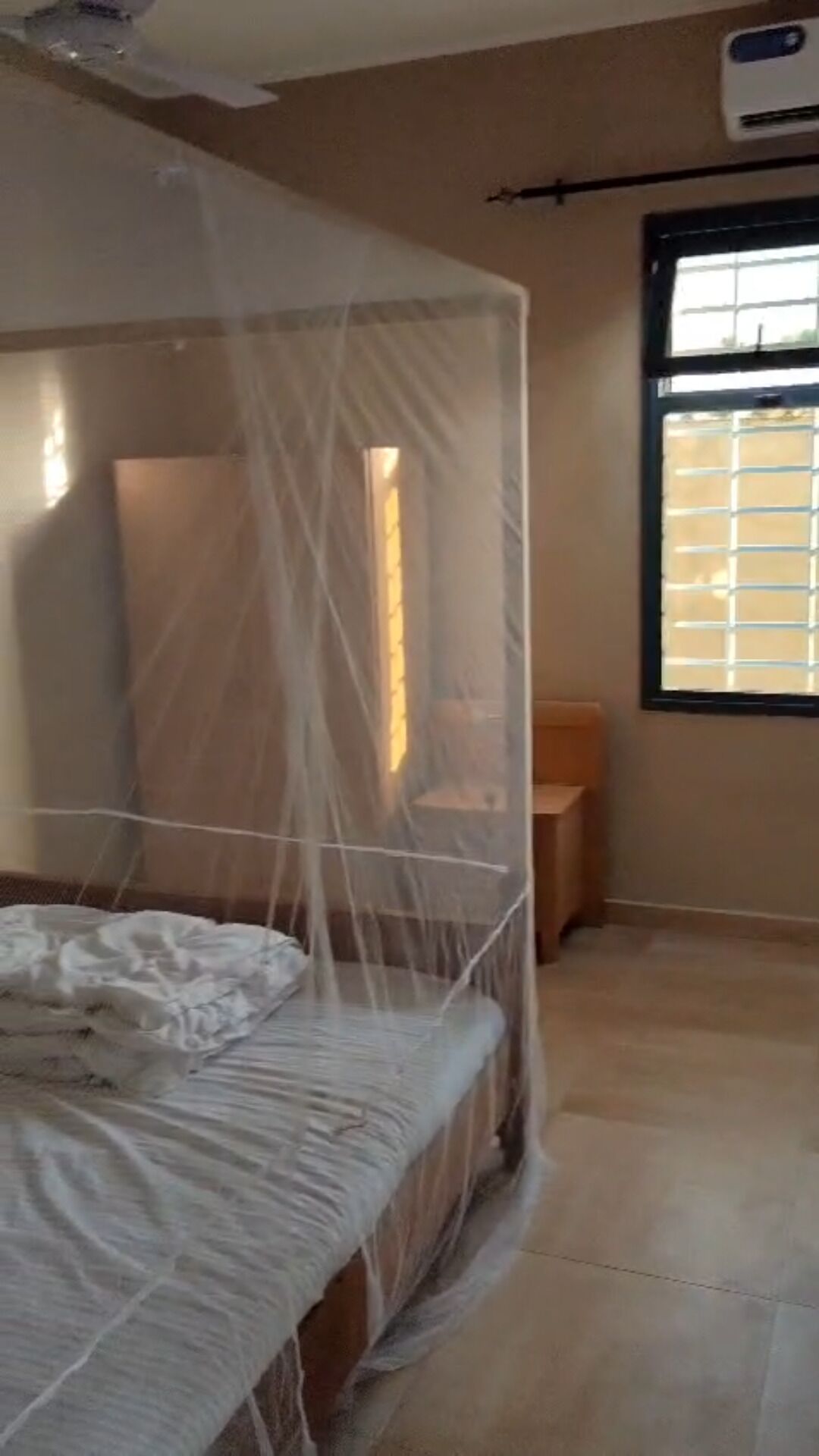 3 soverom, strykejern/-brett og sengetøy