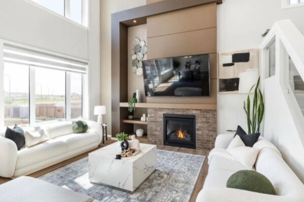 Smart TV, libri, stampante