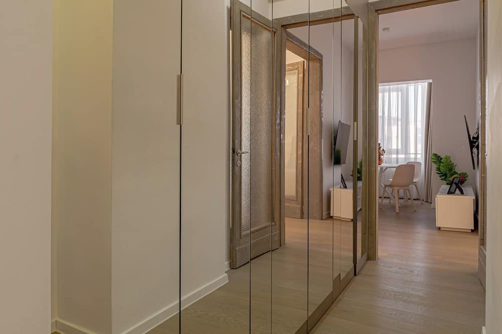 Top-Floor Romanian Athenae 2BR Apartment, Quiet City Views