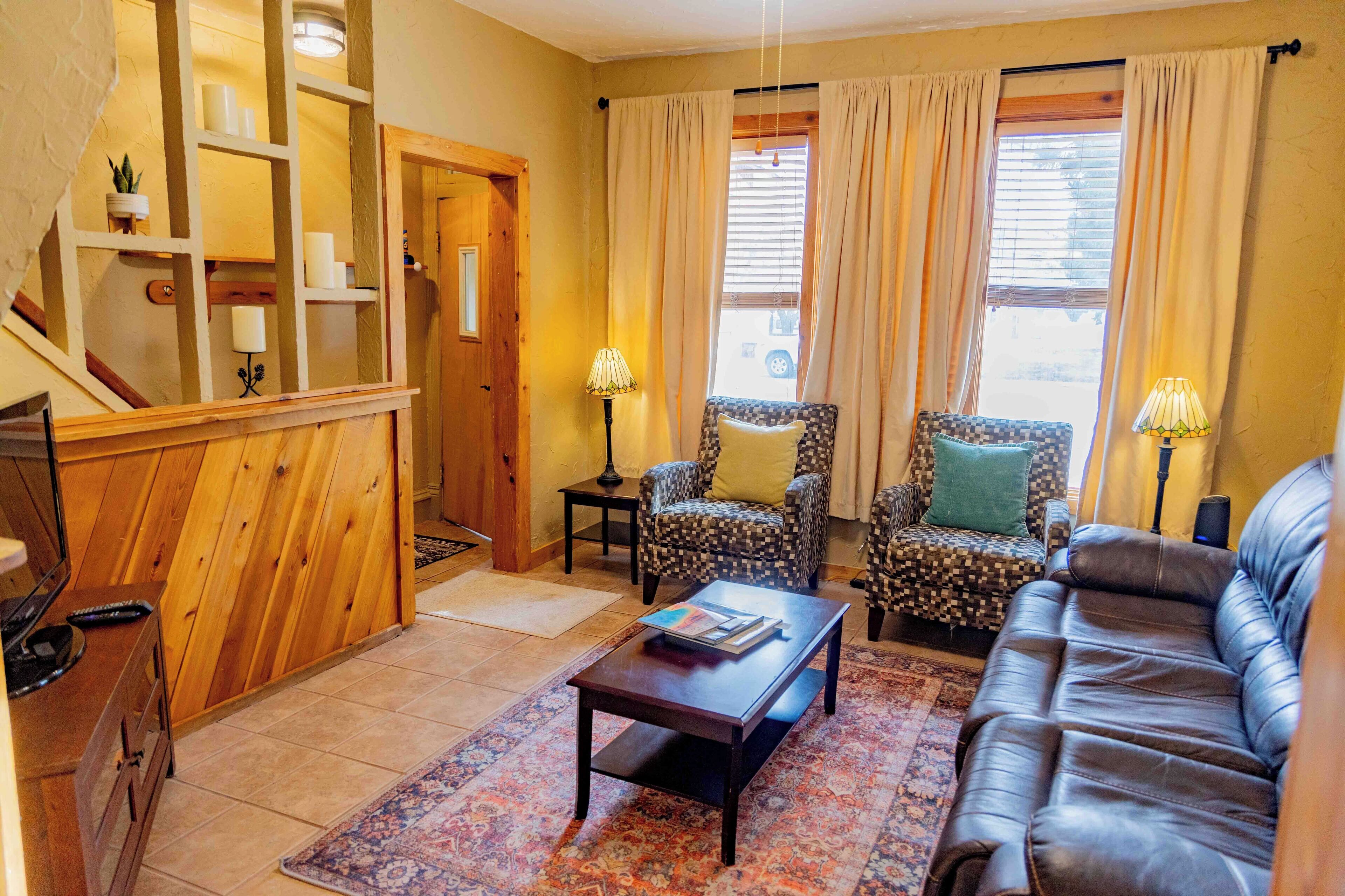 Smart TV, fireplace, DVD player, books