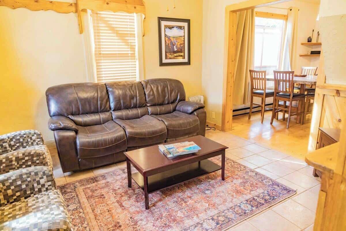 Smart TV, fireplace, DVD player, offices