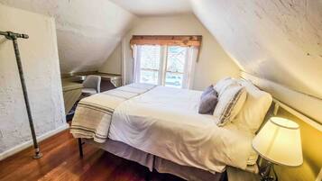 2 habitaciones, escritorio, tabla de planchar con plancha y wifi gratis