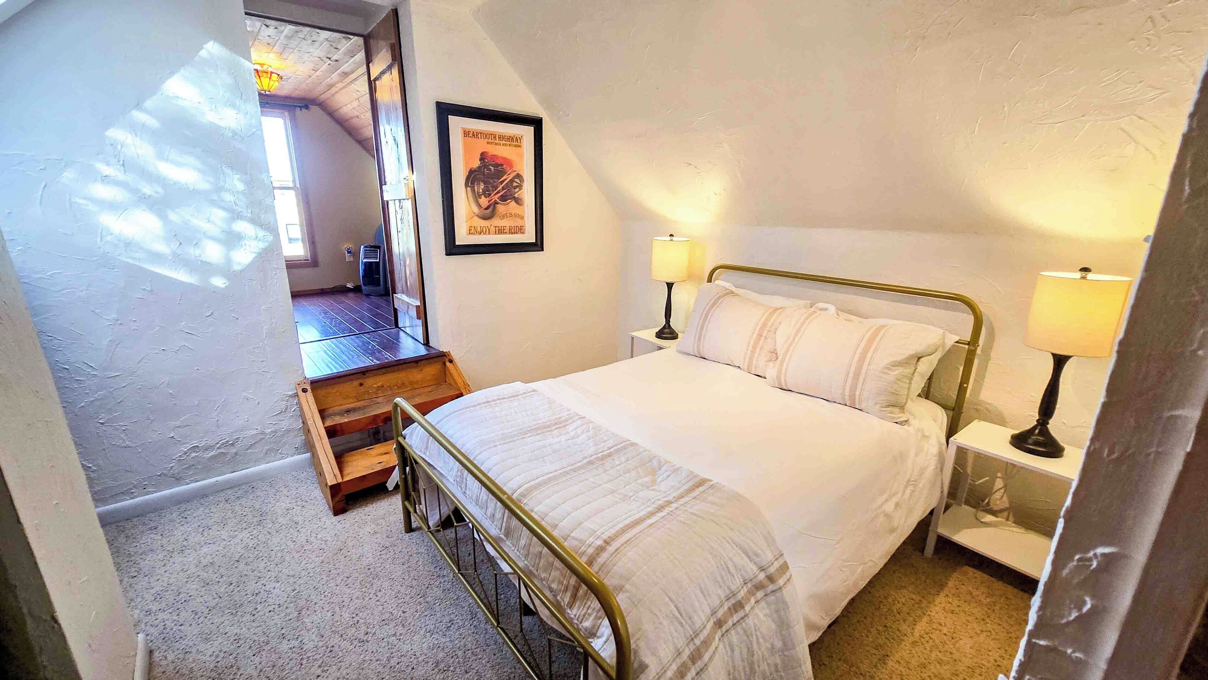 2 bedrooms, desk, iron/ironing board, free WiFi