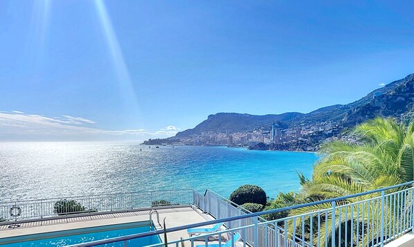 Property grounds - Luxury apartment with pool, air conditioning, and WIFI, 5 min from Monaco (Roquebrune-Cap-Martin)