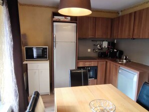 Fridge, microwave, stovetop, dishwasher - Charming 3-room near slopes, parking, Isola 2000 (Isola 2000)